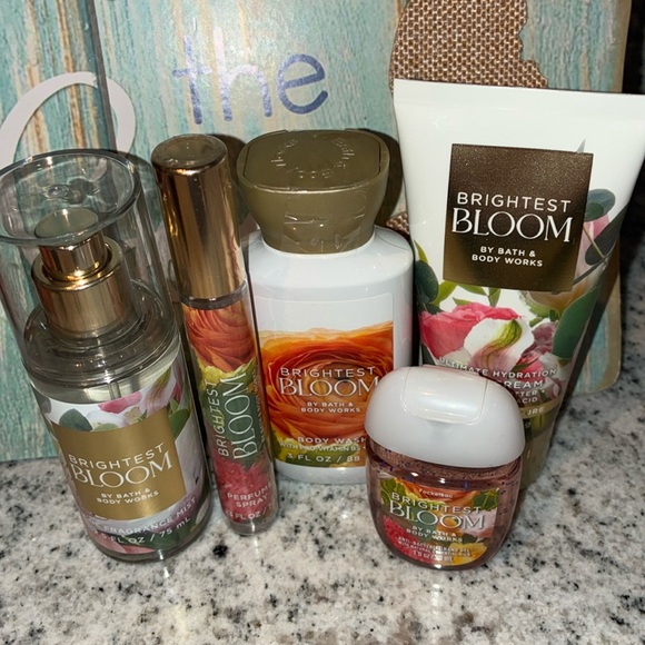 Bath & Body Works Other - Bath and body Works, brightest, bloom, travel, size gift, set all in one
